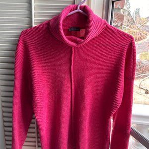 Vince Camuto hot pink turtleneck sweater size S